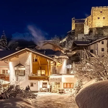 Am Burgsee アパート